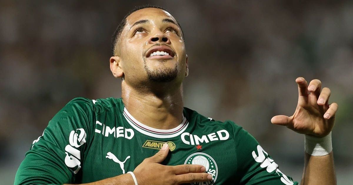 Vitor Roque se diz em casa no Palmeiras e sonha com vaga na Seleção