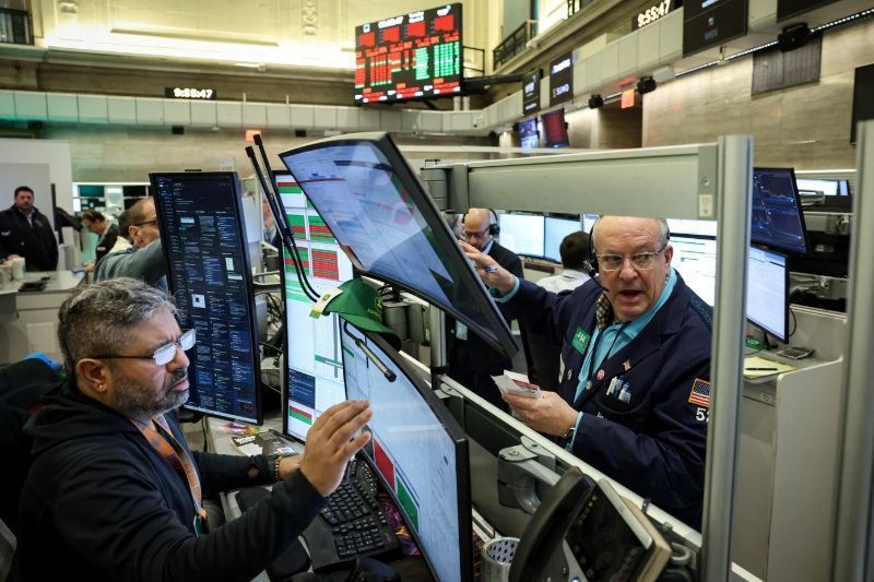 Operadores na bolsa de Nova York em 3 de março de 2026