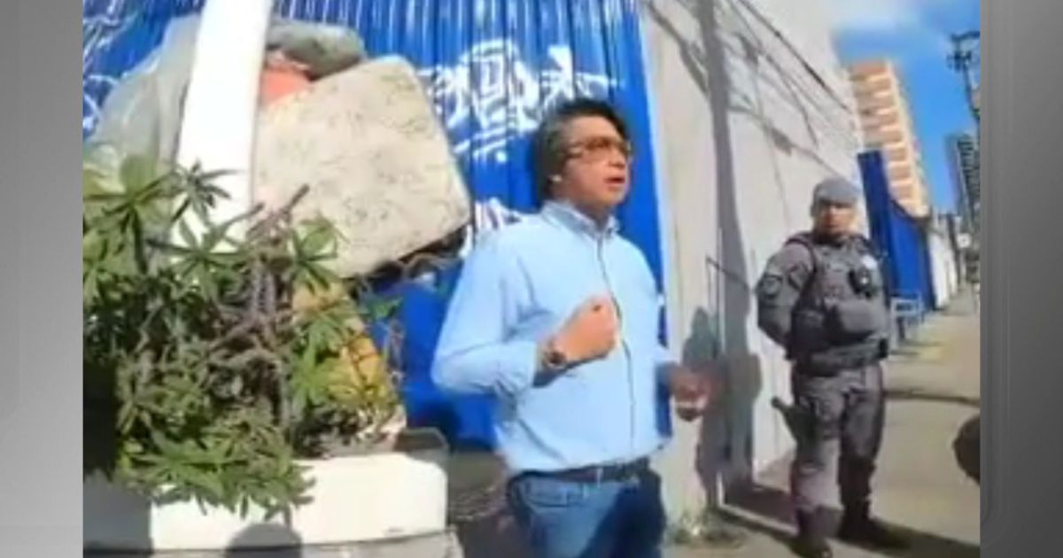 Vídeo: veja momento em que senador confronta PMs durante abordagem em SP