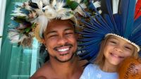 Xamã faz post raro ao lado da filha caçula: "Sou funcionário"