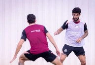 Retorno próximo? Corinthians atualiza situação de Yuri Alberto e Kaio César