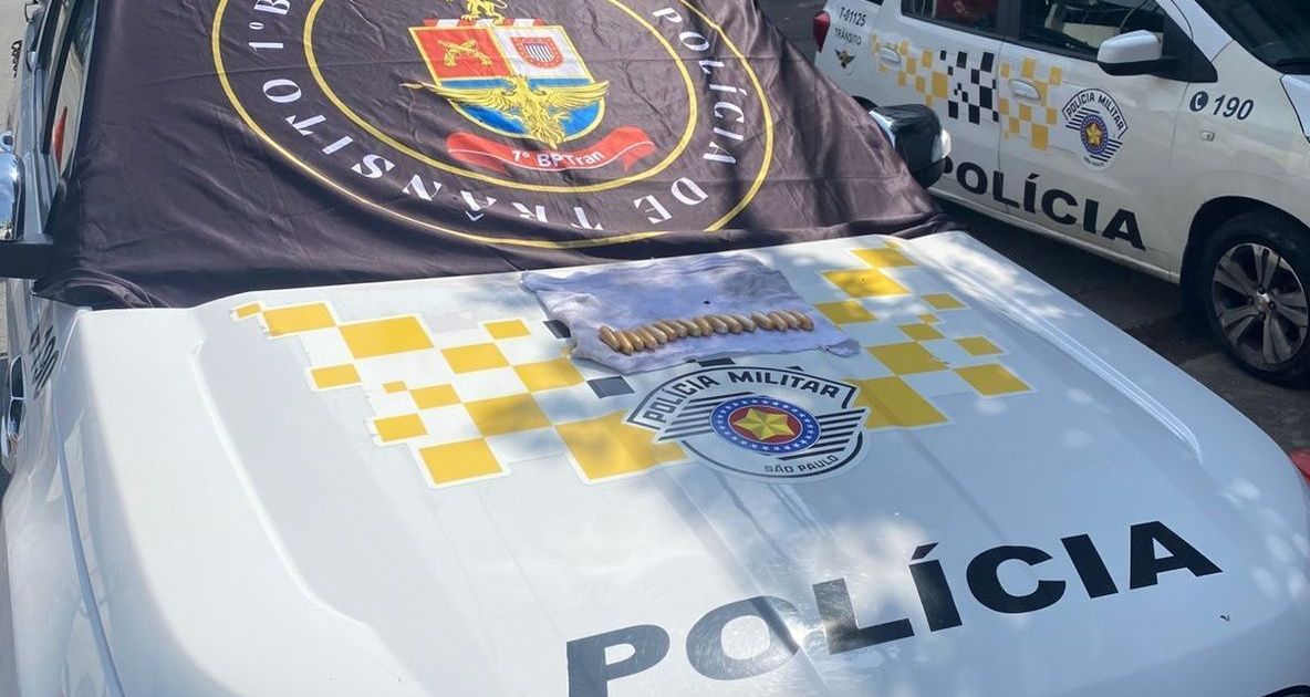 ‘Mulas do tráfico’ ingerem 200 cápsulas de cocaína e são presas em ônibus