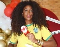 Ex-BBB Camilla de Lucas se emociona antes de intercâmbio: "Demorei 10 anos"