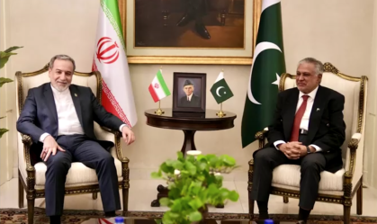 O Chanceler Iraniano, Abbas Araqchi, se encontra com seu homólogo paquistanês, Ishaq Dar, em Islamabad nesta sexta-feira (24)