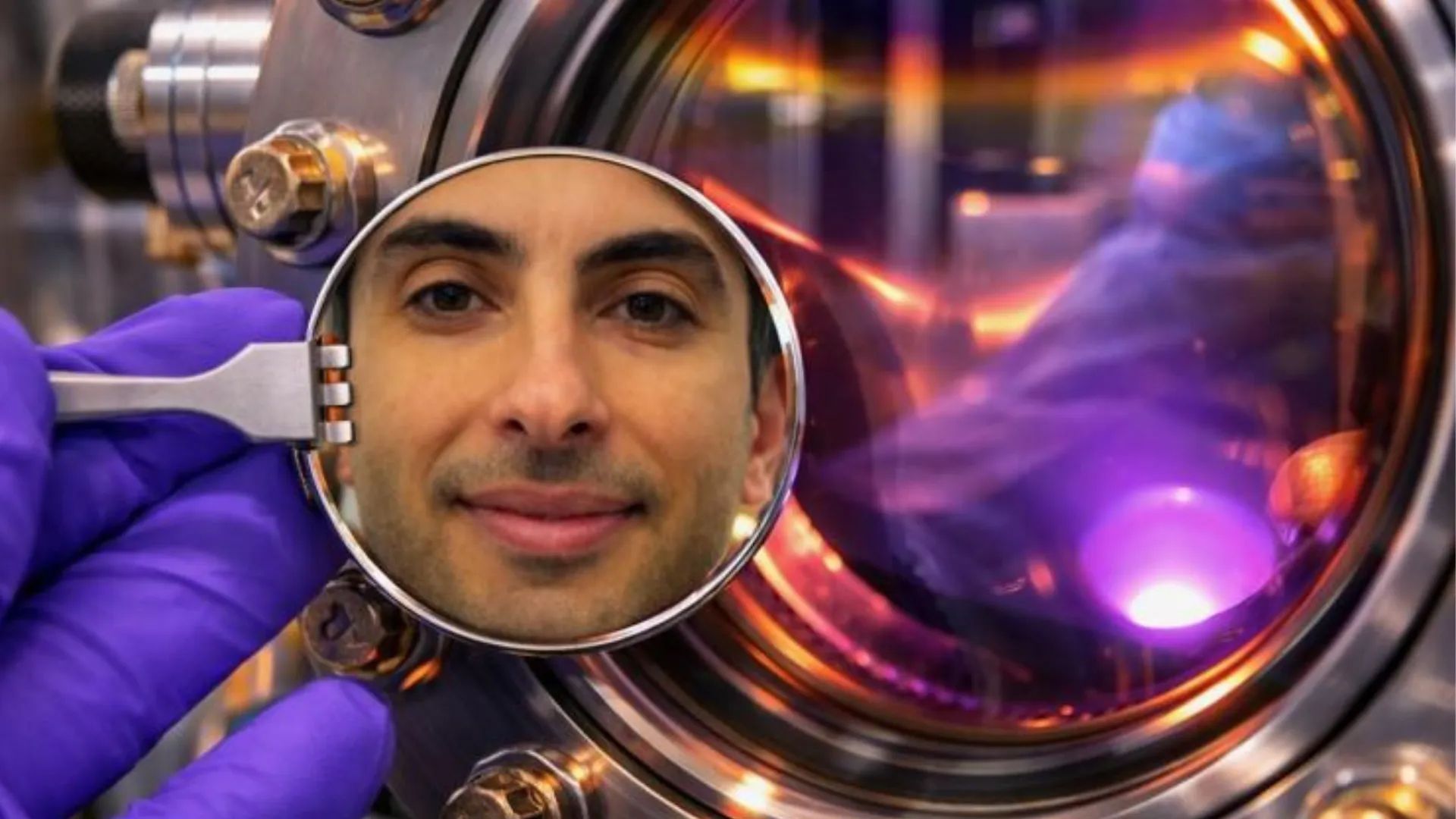 Babak-Bakhit-em-seu-laboratório