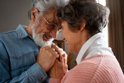 Spray nasal reduz envelhecimento cerebral e pode frear Alzheimer