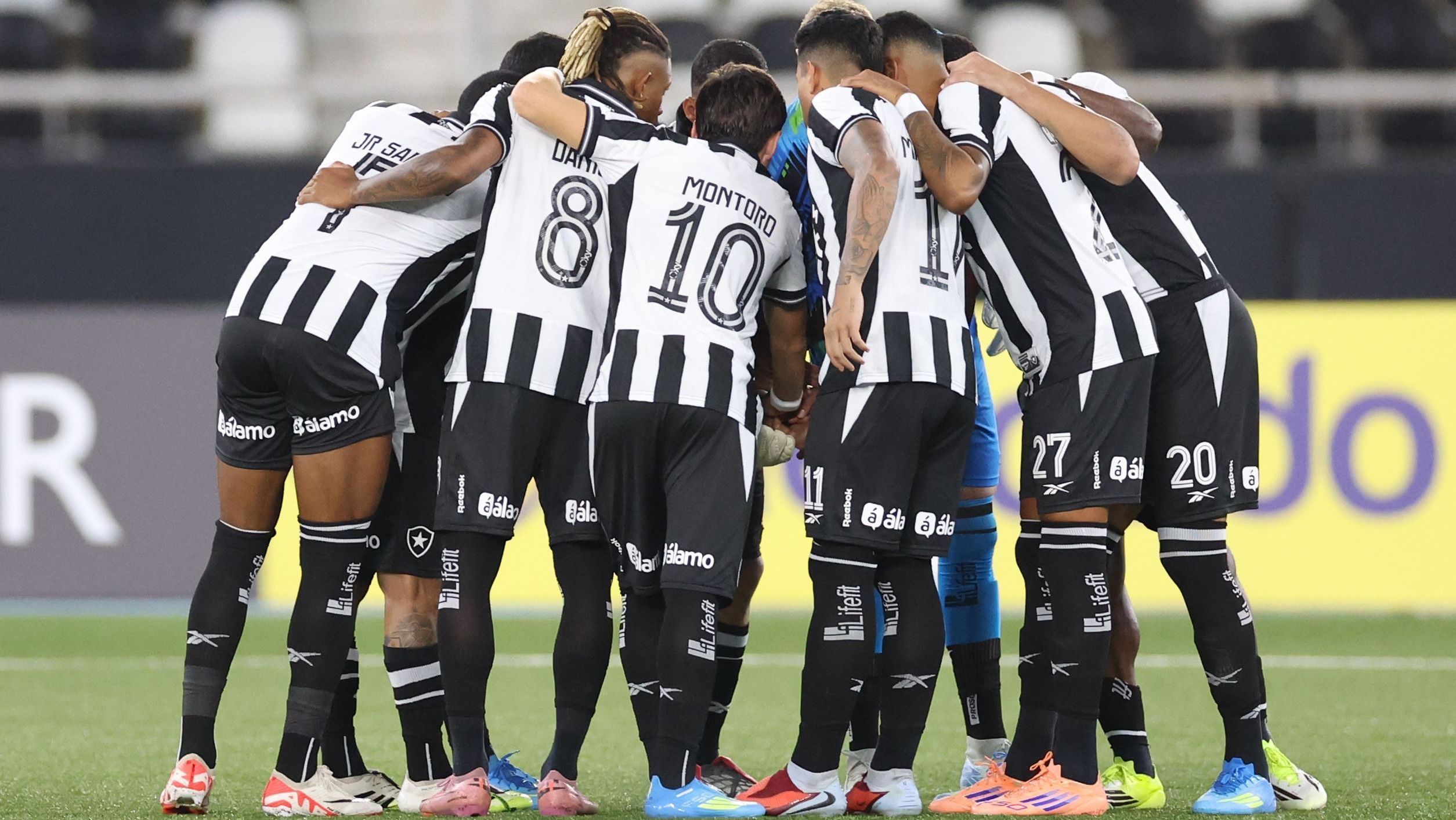 Botafogo durante partida da Sul-Americana no Nilton Santos