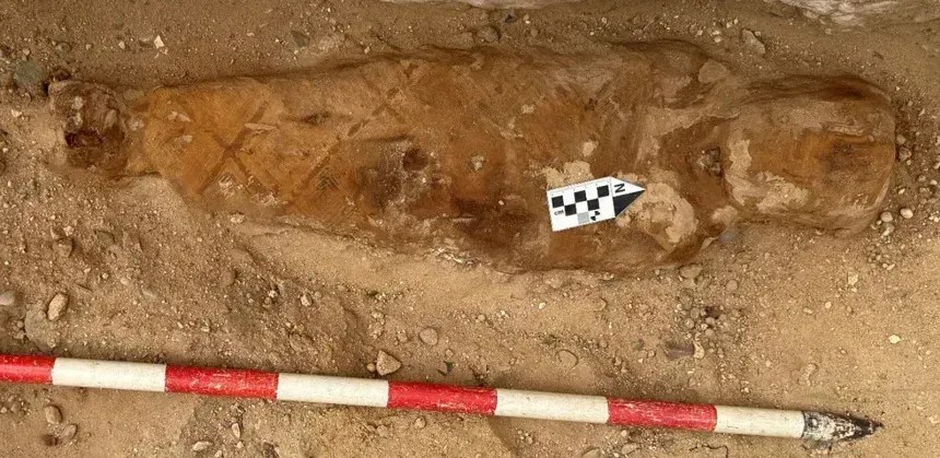 A múmia tem cerca de 1.600 anos • Ministério do Turismo e Antiguidades