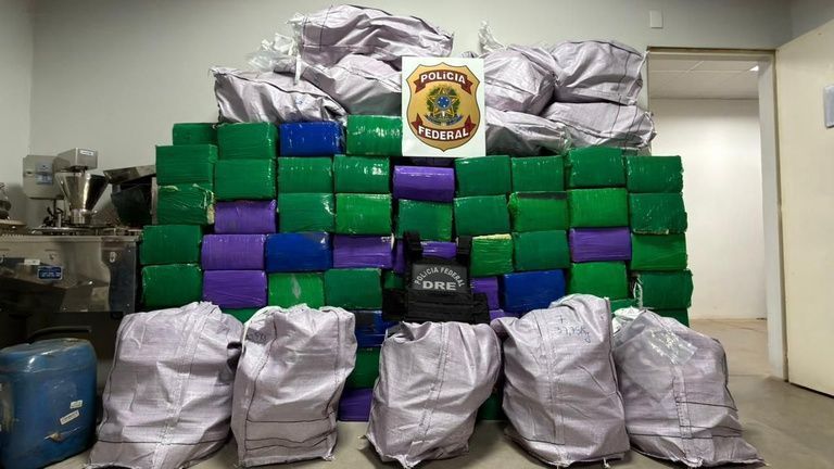 PF apreende quase duas toneladas de maconha em ação no interior de SP