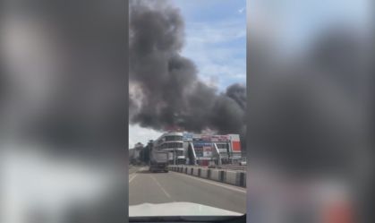 Ataque com drones ucranianos causa incêndio em refinaria na Rússia
