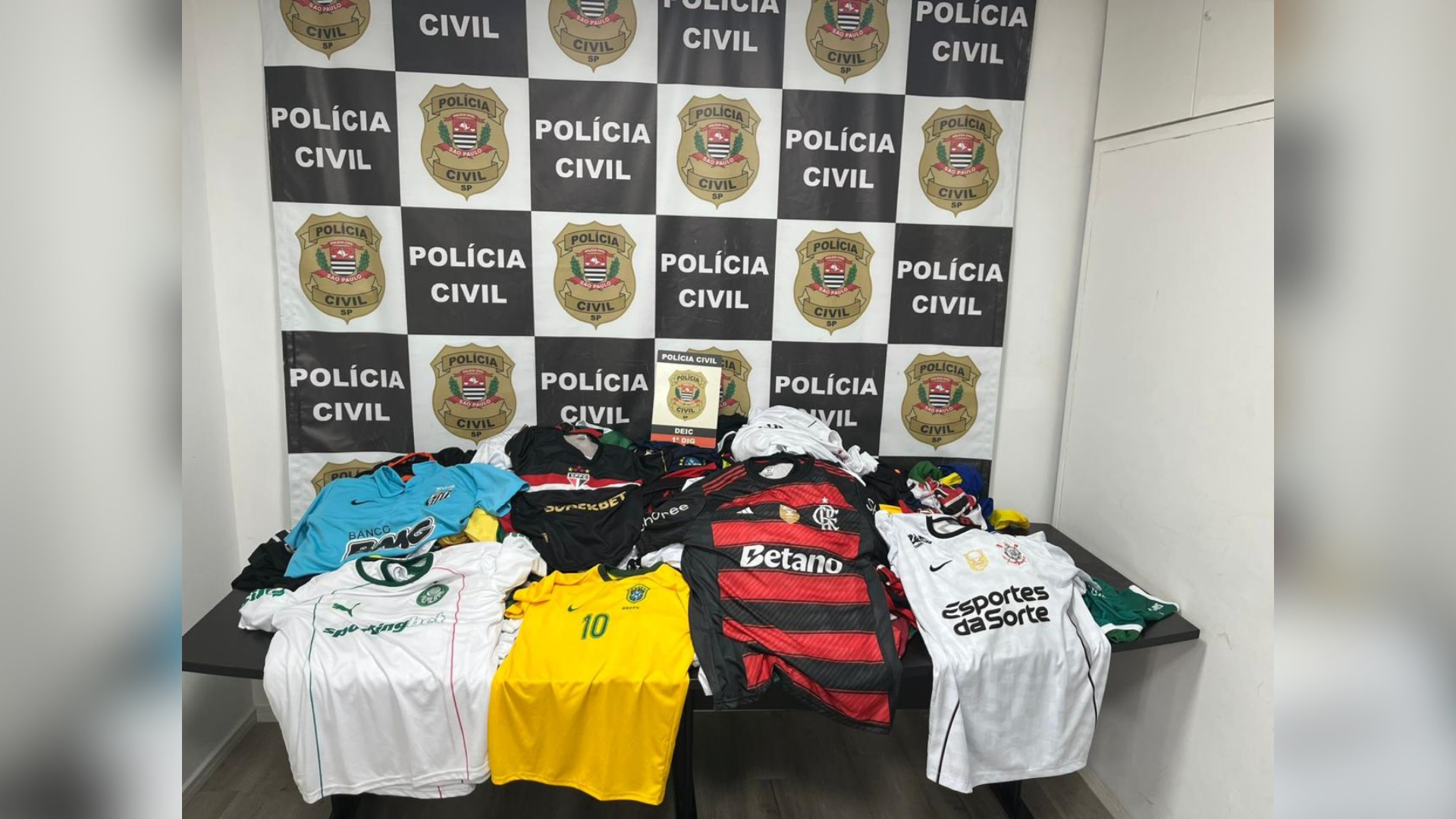 APREENDE CAMISA FASIFICADA 3