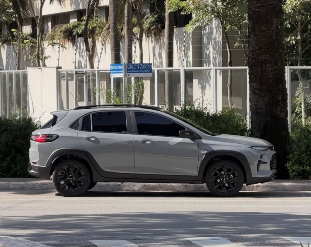 Flagra do novo Chevrolet Sonic 2027