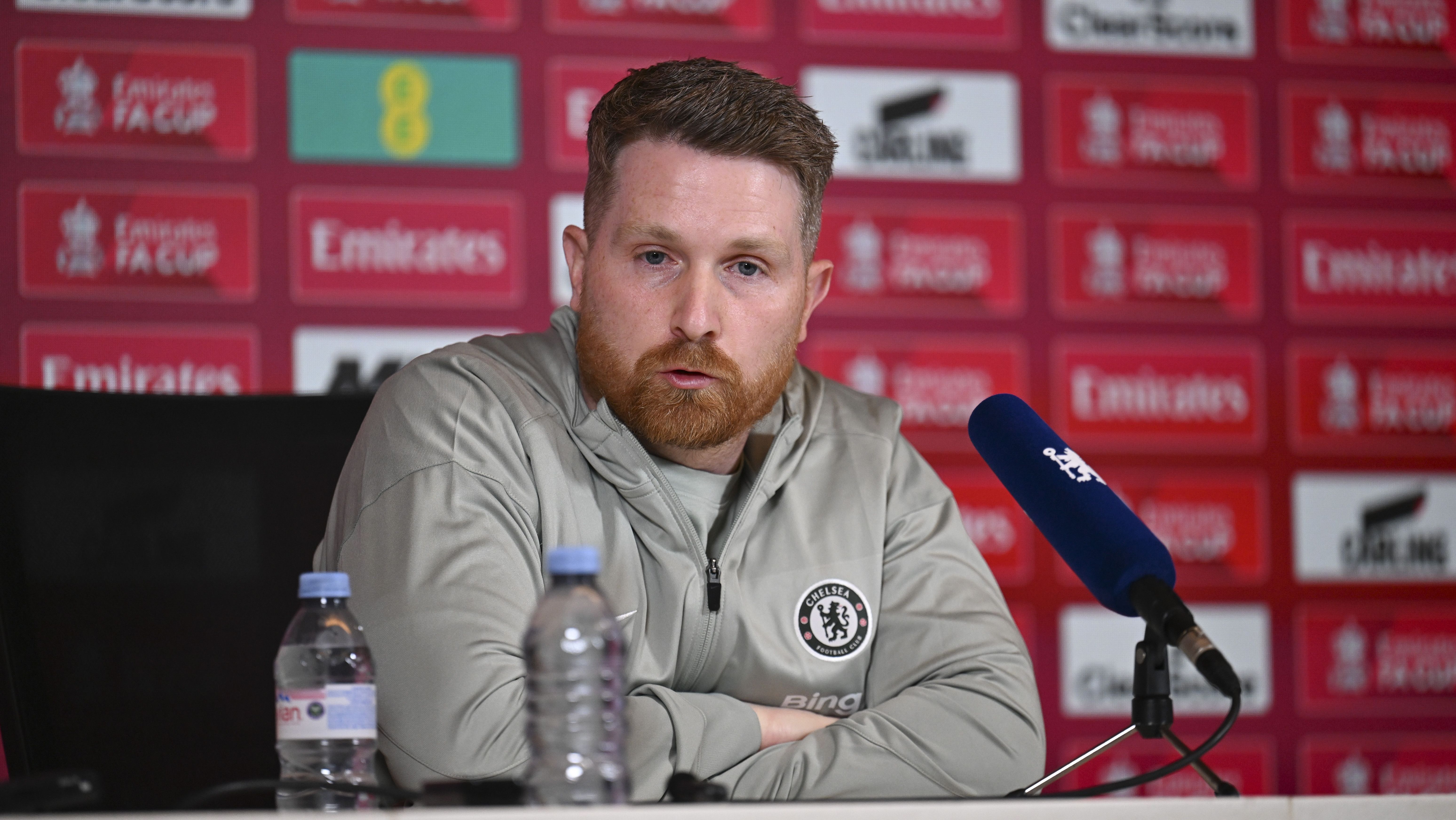 Calum McFarlane é o treinador interino do Chelsea