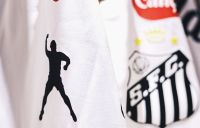 Santos usará camisa especial com marca da Pelé Brand; saiba detalhes