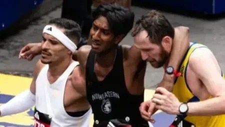 Robson Oliveira (de branco), Ajay Haridasse (de preto) e Aaron Beggs (de amarelo) completam a Maratona de Boston