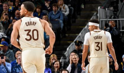 Dois lances livres convertidos por Seth Curry e um por Melton garantiram a vitória dos Warriors