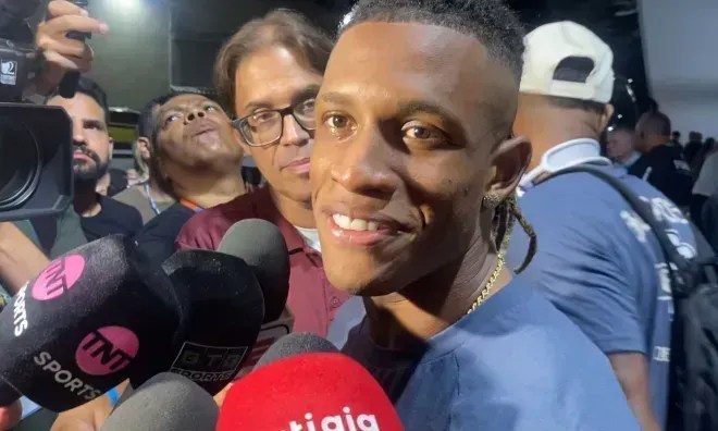 Danilo foi titular na vitória do Botafogo sobre o Vasco