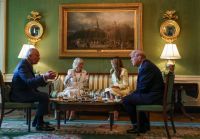 Trump e rei Charles III tomam chá da tarde na Casa Branca