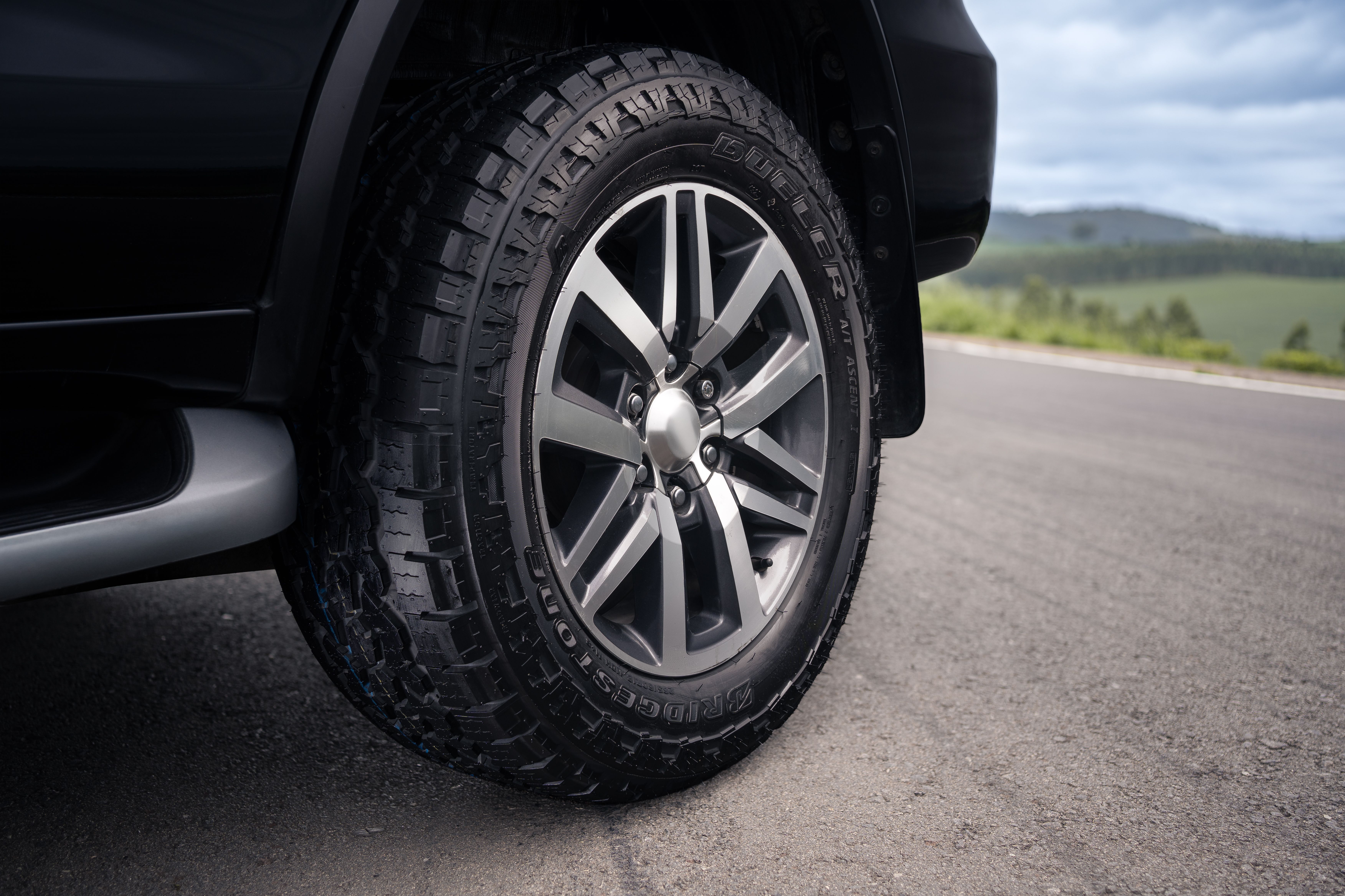 • Dueler A/T Ascent I