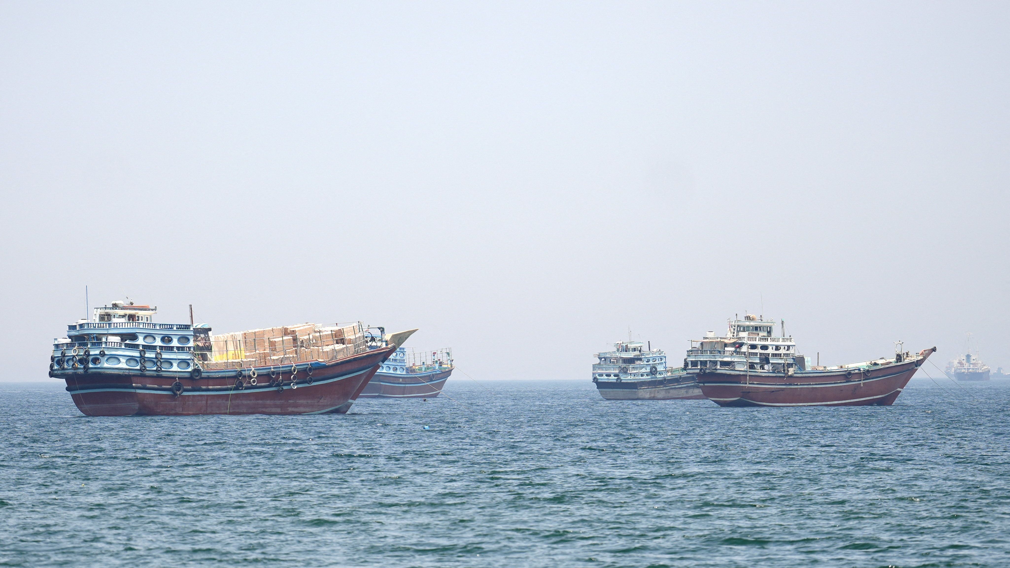 Embarcações no Estreito de Ormuz