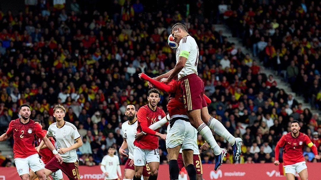Jornal vê Vini Jr no “fundo do poço” em momento de baixa no Real Madrid