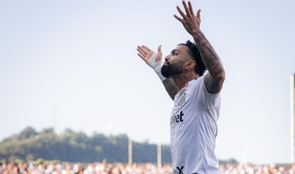 Emprestado pelo Cruzeiro, Gabigol lidera Santos em gols e assistências