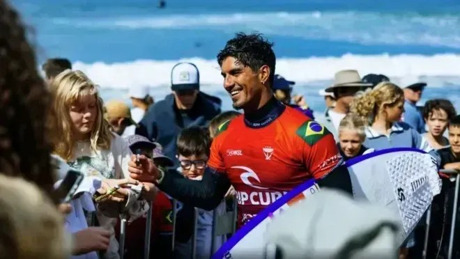 Medina vence Ítalo Ferreira e avança às quartas de final em Bells Beach