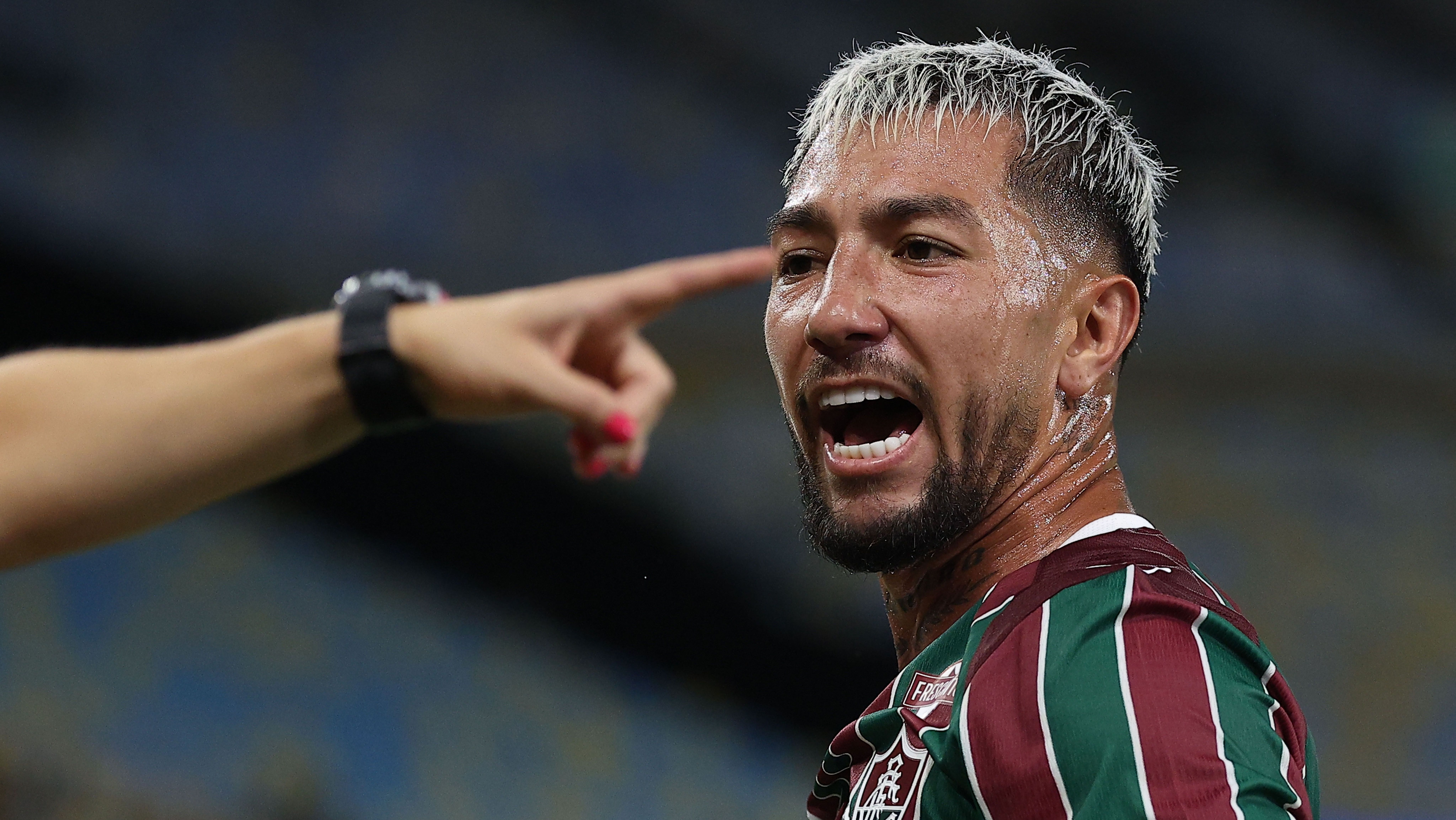 Lucho Acosta, jogador do Fluminense, está lesionado