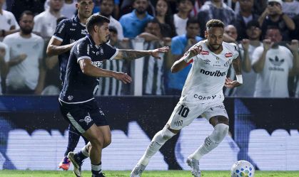 Imagem de destaque do post: Neymar toma terceiro amarelo e desfalca Santos contra Flamengo; veja lance