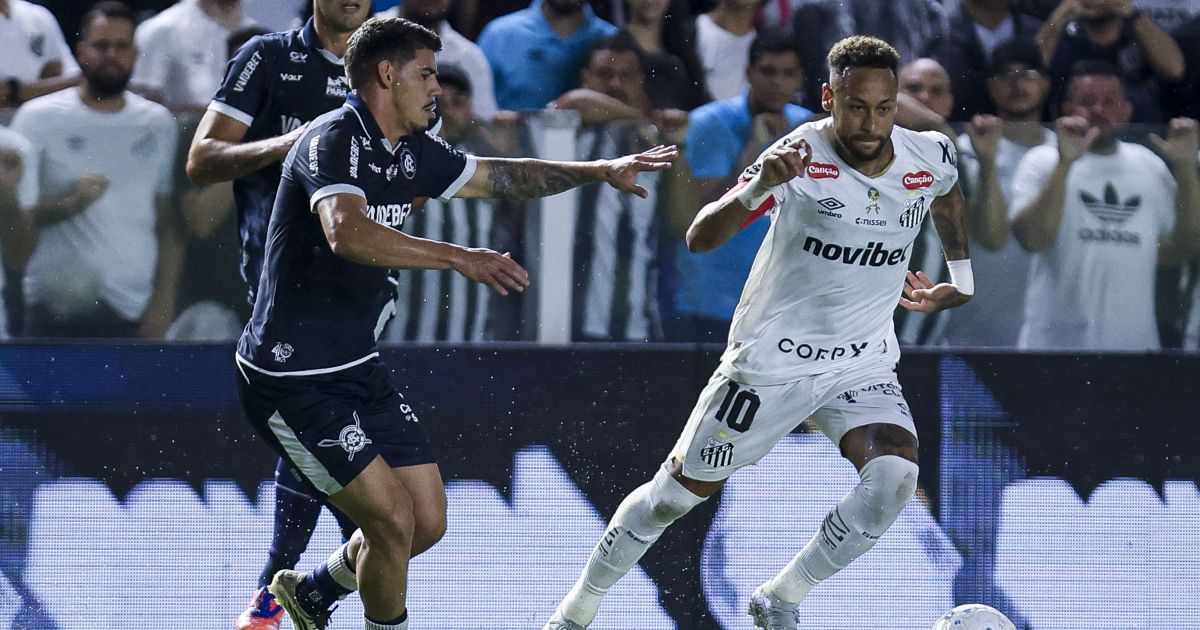 Neymar toma terceiro amarelo e desfalca Santos contra Flamengo; veja lance