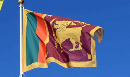 A bandeira nacional da República Socialista Democrática do Sri Lanka