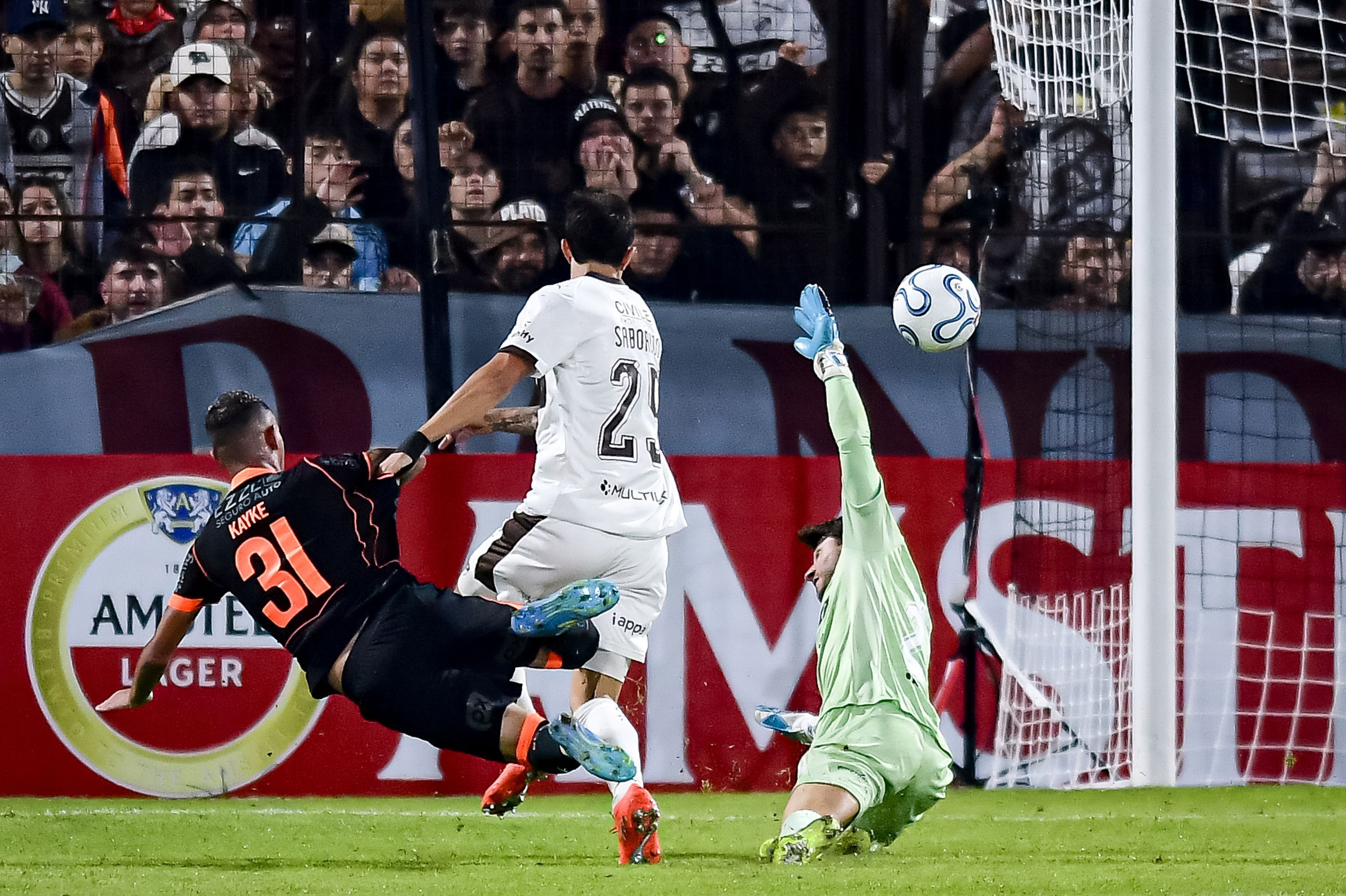 Kayke marca em Platense x Corinthians, pela Libertadores