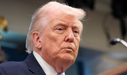 O presidente dos EUA, Donald Trump, durante coletiva de imprensa na Casa Branca nesta segunda-feira (6)
