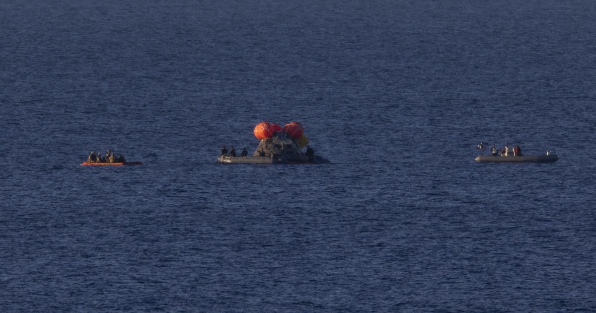 Artemis II: astronautas estão em navio de recuperação; veja próximos passos