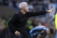 "Dificuldades superadas", diz Luís Castro após vitória do Grêmio