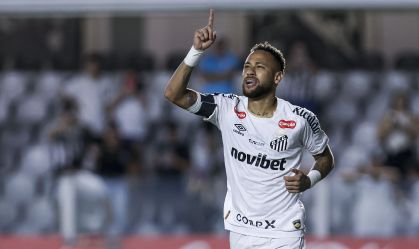 Neymar, do Santos, celebra gol contra o Deportivo Recoleta, pela Sul-Americana