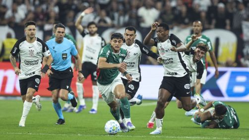 Lance de Corinthians x Palmeiras pelo Brasileirão