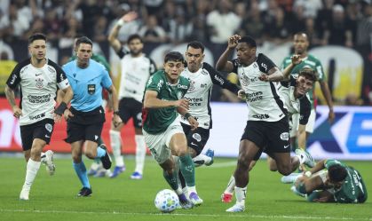 Lance de Corinthians x Palmeiras pelo Brasileirão