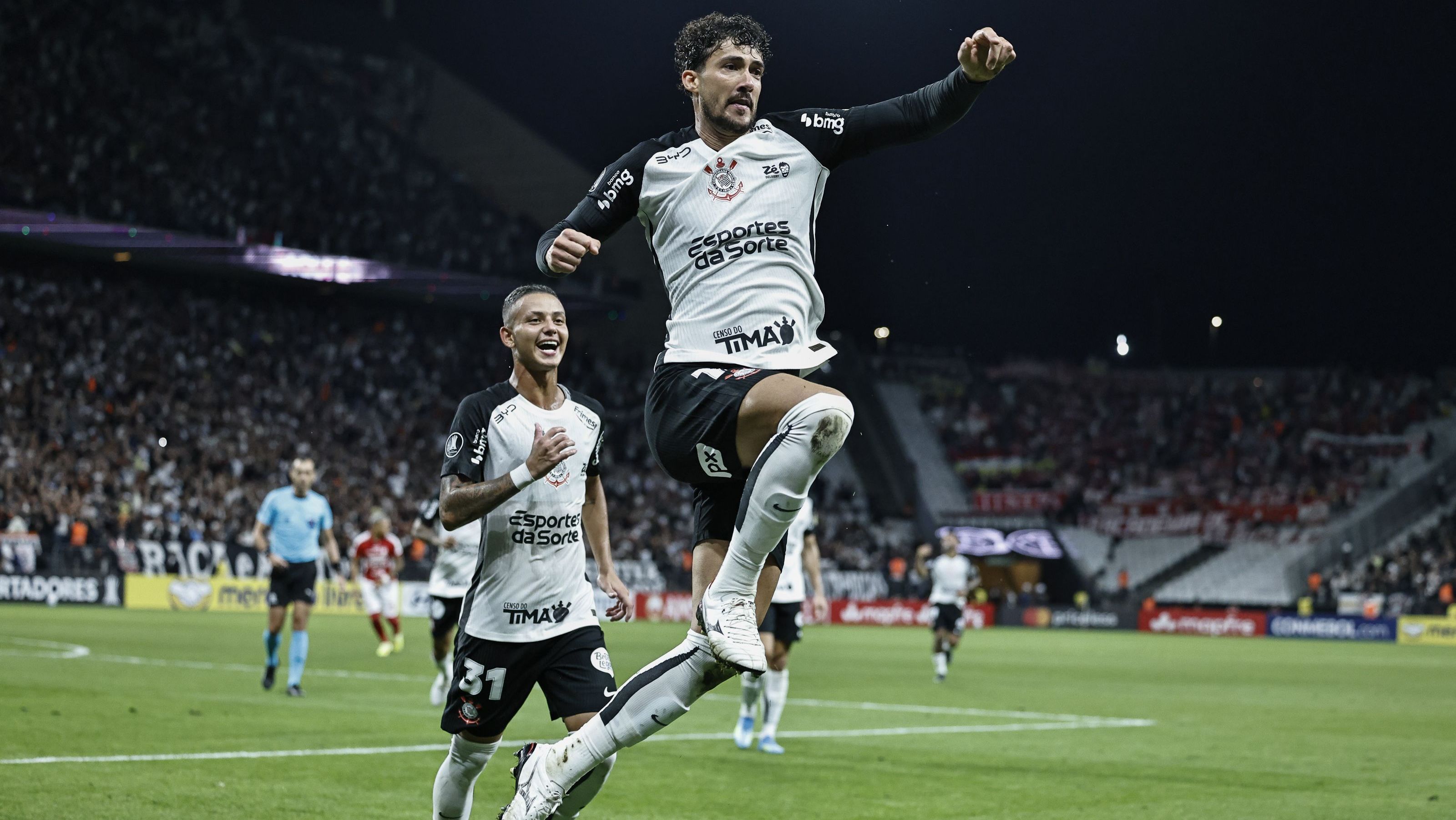 Gustavo Henrique marcou o gol do Corinthians contra o Santa Fe
