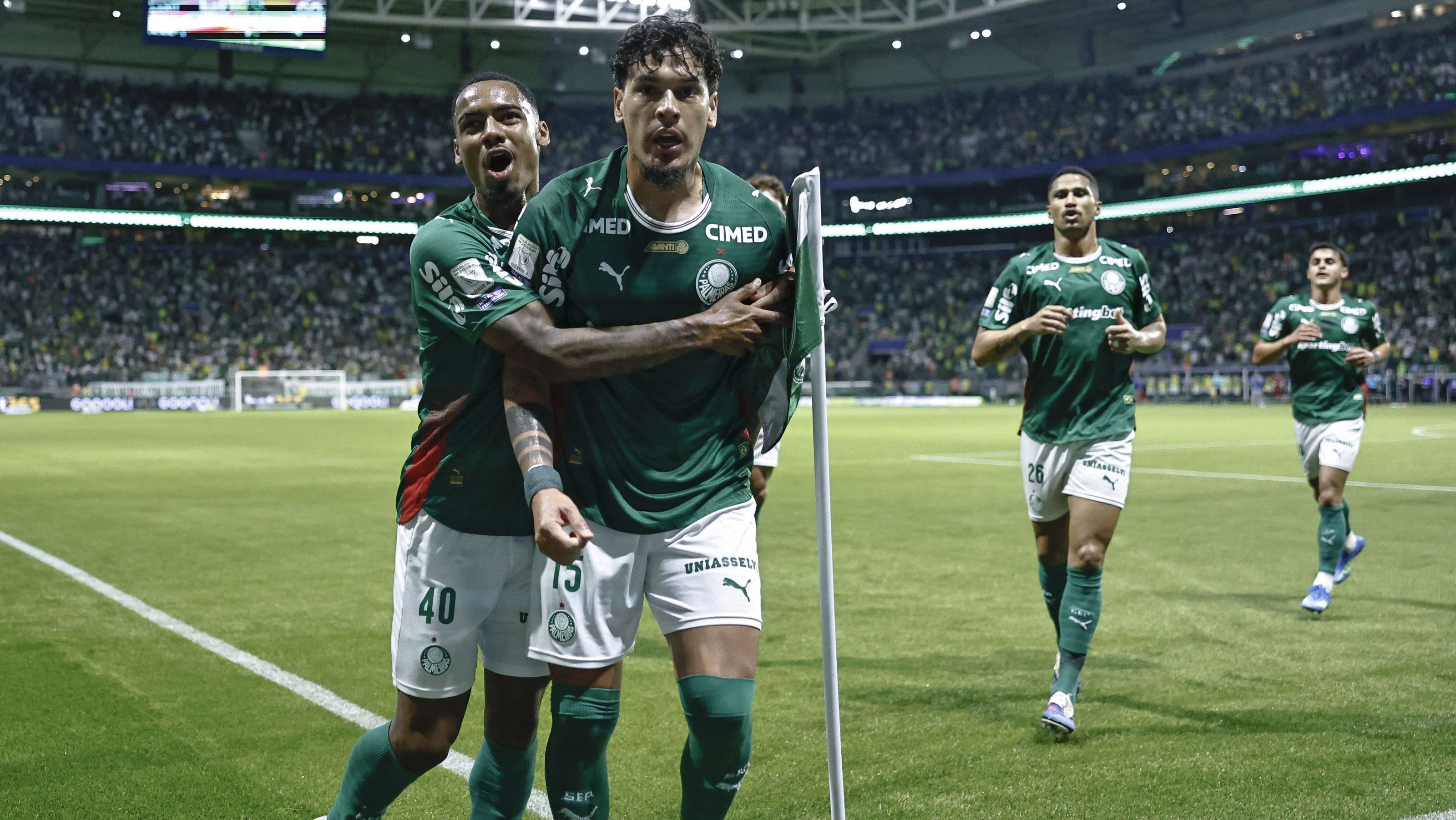 Gustavo Gómez comemora gol pelo Palmeiras