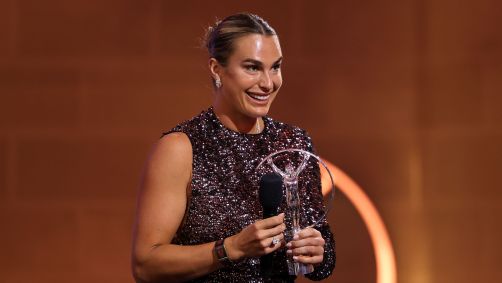 Aryna Sabalenka recebe o prêmio Laureus de Melhor Atleta Feminina do Ano