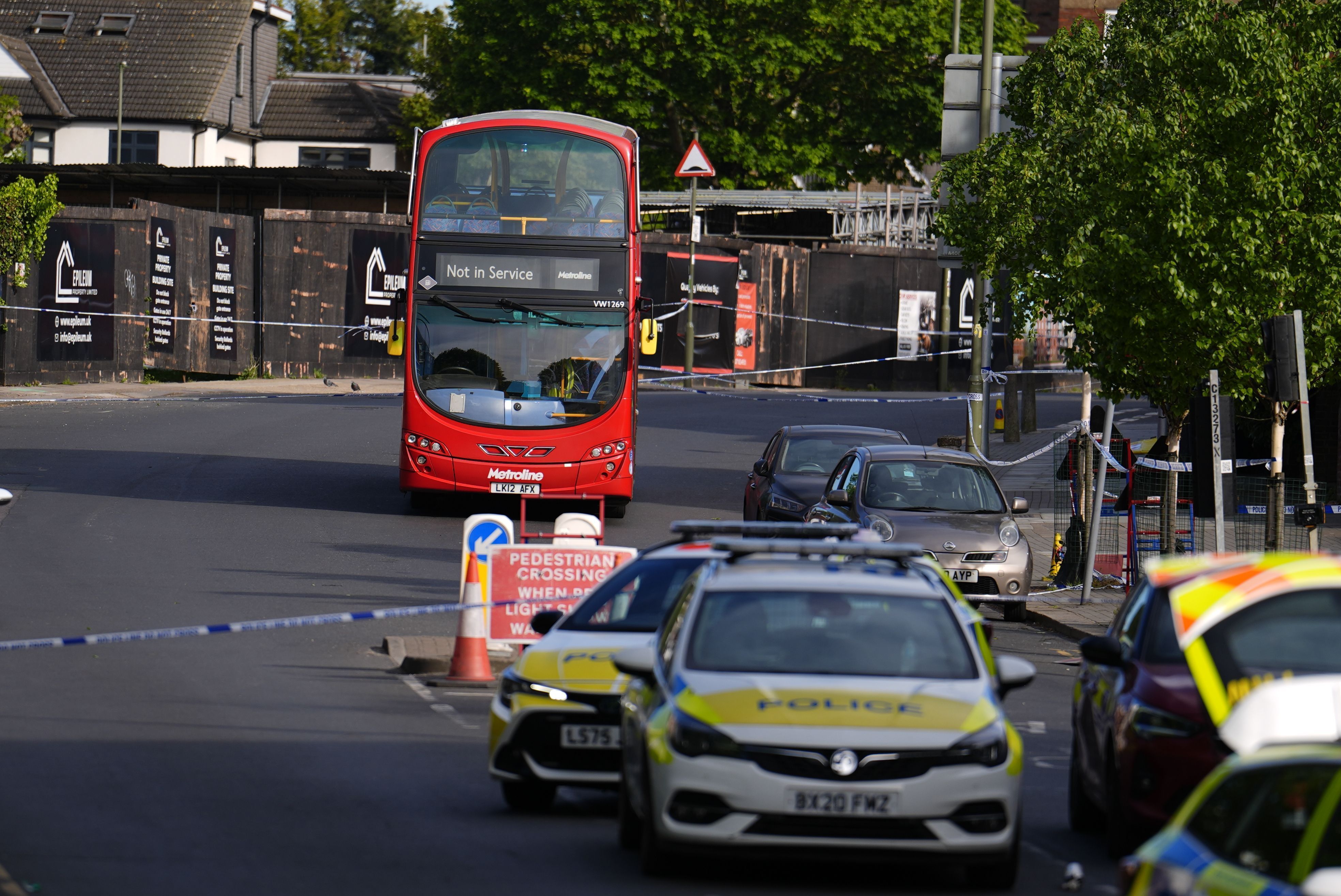 Local onde dois homens judeus foram esfaqueados na região norte de Londres nesta quarta-feira (29)