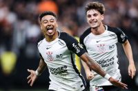 Corinthians domina Peñarol e segue 100% na Libertadores