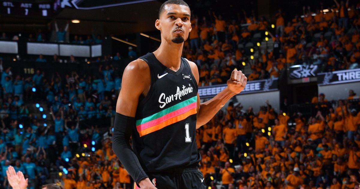 NBA: Wembanyama faz história, Spurs vencem Blazers e largam na frente