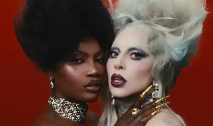 Lady Gada e Doechii no clipe de "Runway" para o filme "O Diabo Veste Prada 2"