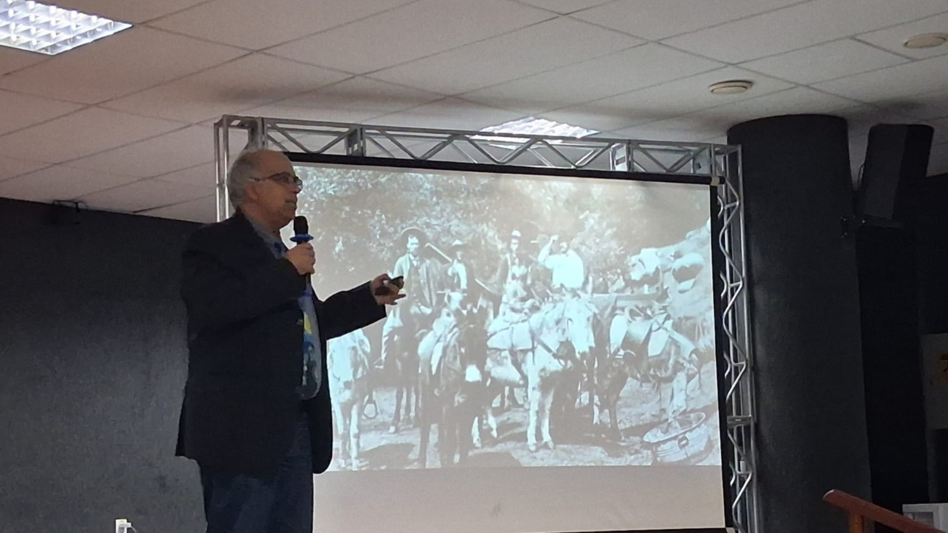 Cientista Marcelo de Oliveira Souza calculou nova rota para marte que pode diminuir viagens em até três vezes. • Arquivo Pessoal