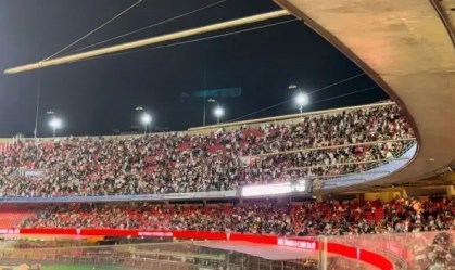 Torcida do São Paulo presente no Morumbis para jogo contra o Juventude