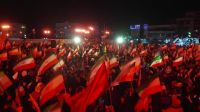 Iranianos se manifestam a favor do governo e rejeitam ameaças de Trump