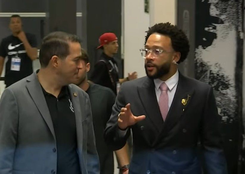 Após polêmica, Memphis vai ao gramado em Corinthians x Palmeiras; veja