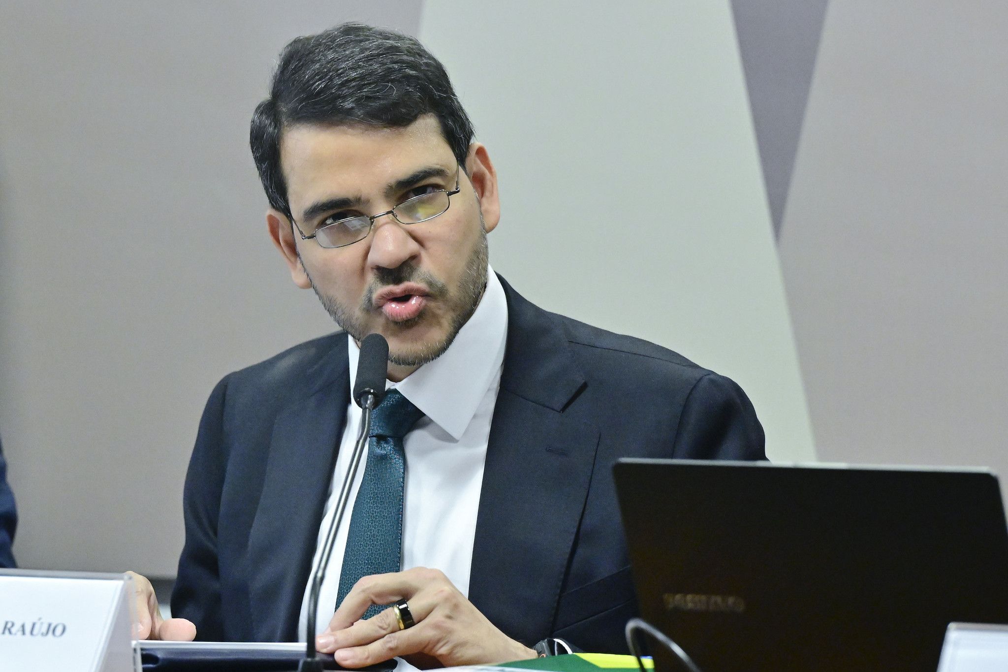 Imagem de destaque do post: Sou totalmente e absolutamente contra o aborto, diz Messias no Senado